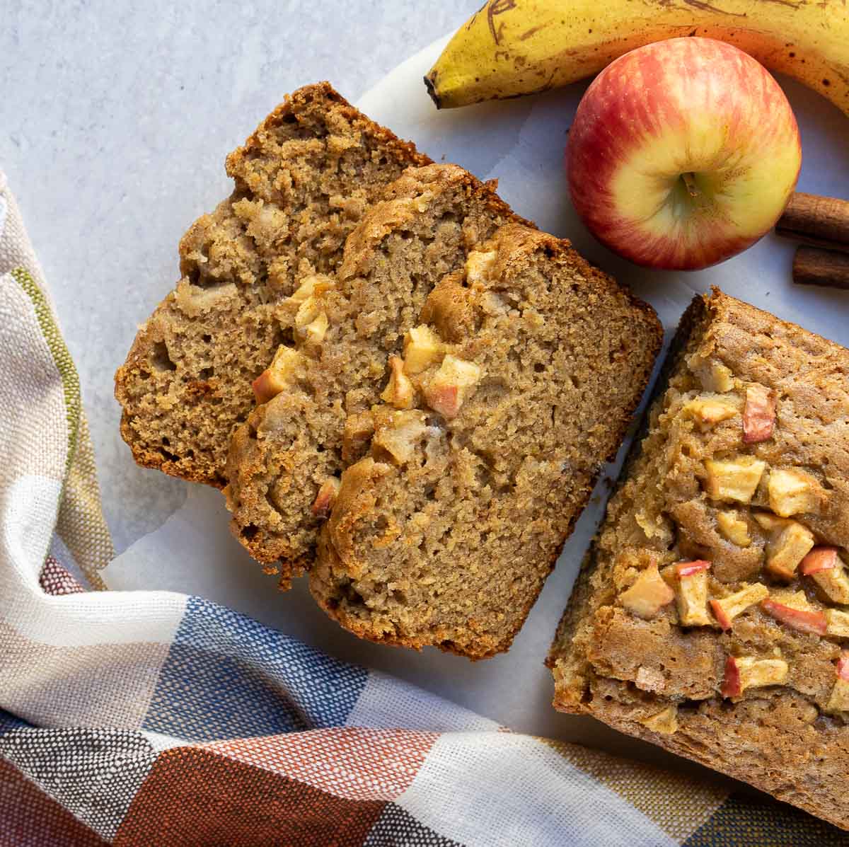 cinnamon apple banana bread