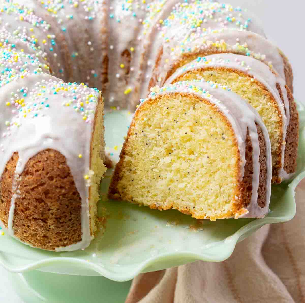 lemon poppy seed bundt cake