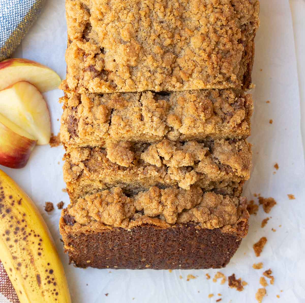 crumble topping displayed from top view for apple banana bread.